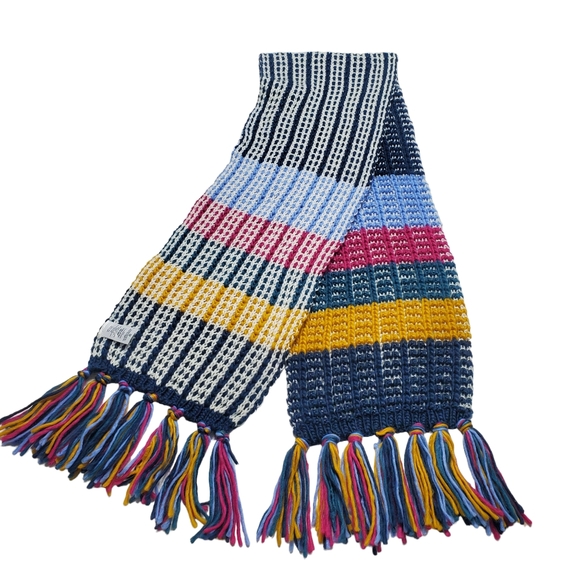 No Boundaries Women's Scarf Crochet/Knit/Tassels  100% Acrylic One Size - Picture 13 of 13